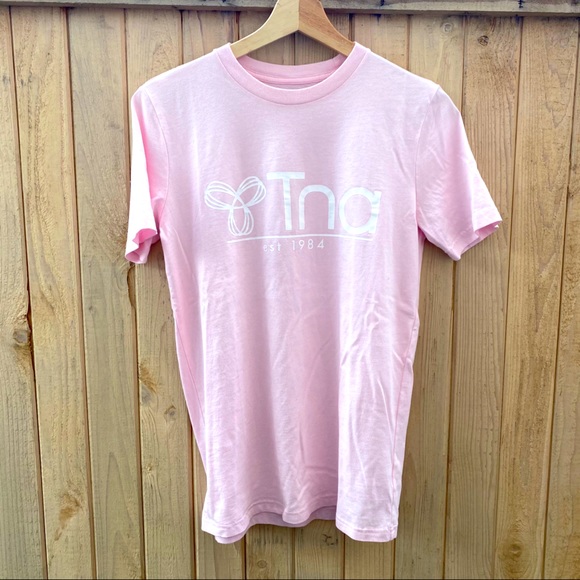 Aritzia TNA pink T shirt - Picture 1 of 3